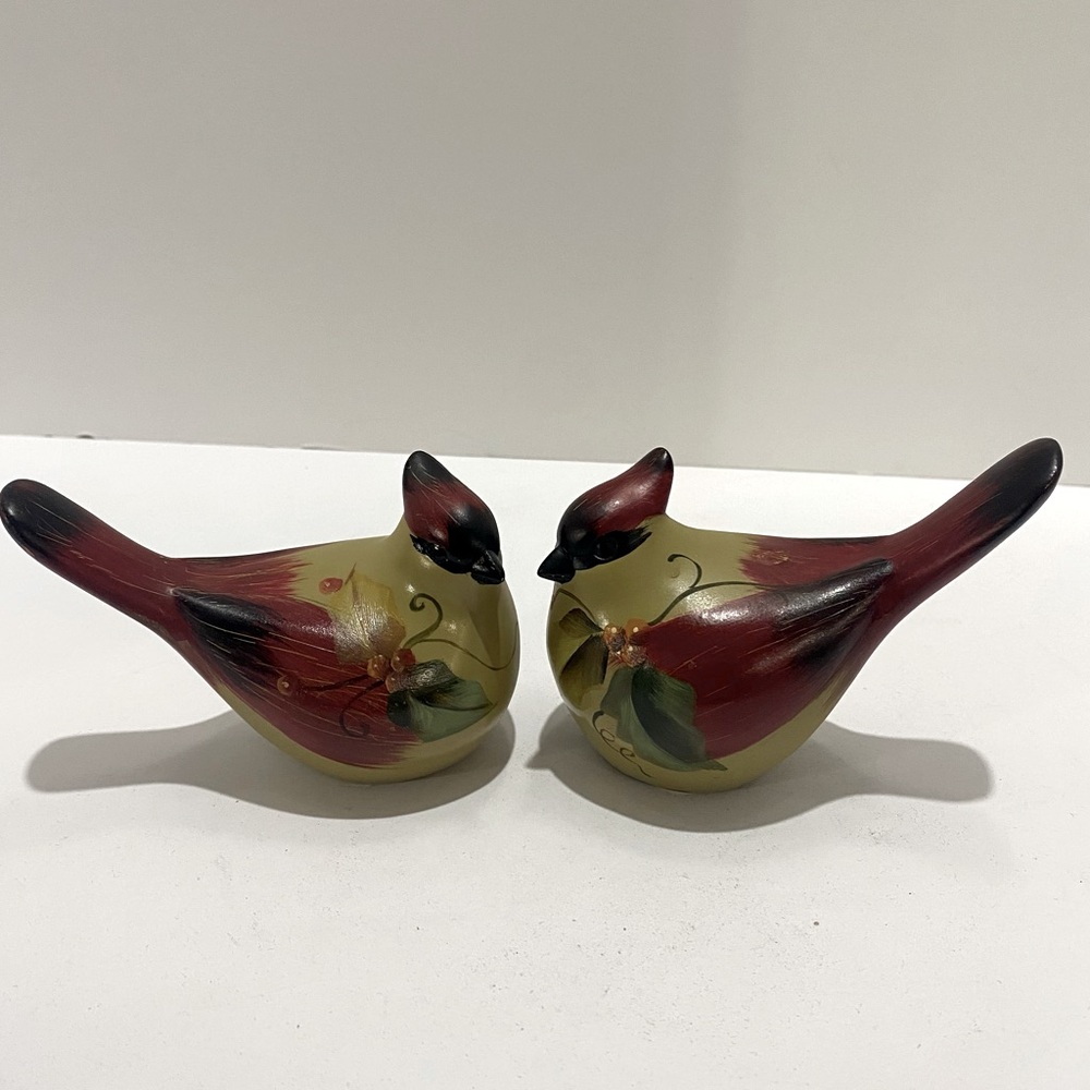 Set of 2 Hand Painted Cardinals Bird Figurines Red Yellow Resin Holly Christmas